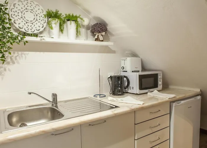 A41 - Olive Tree Street 1 Bed * Lagos