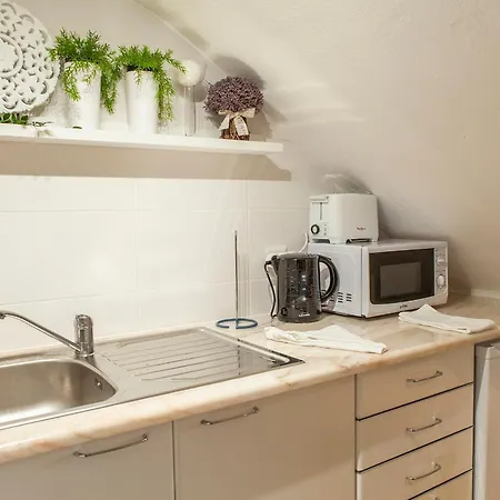 A41 - Olive Tree Street 1 Bed Apartment Lagos